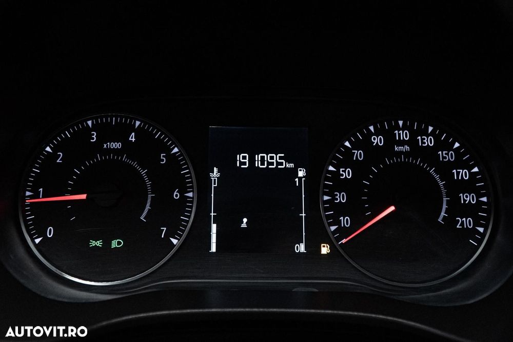 Dacia Logan TCe 90 MT6 Prestige - 37