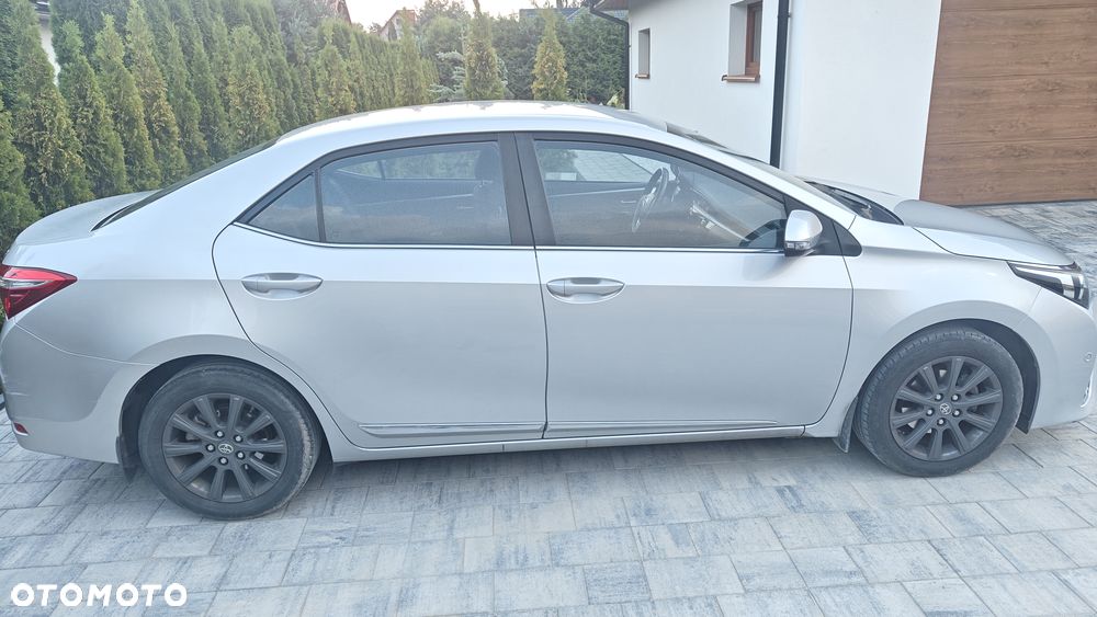 Toyota Corolla 1.6 Premium - 4
