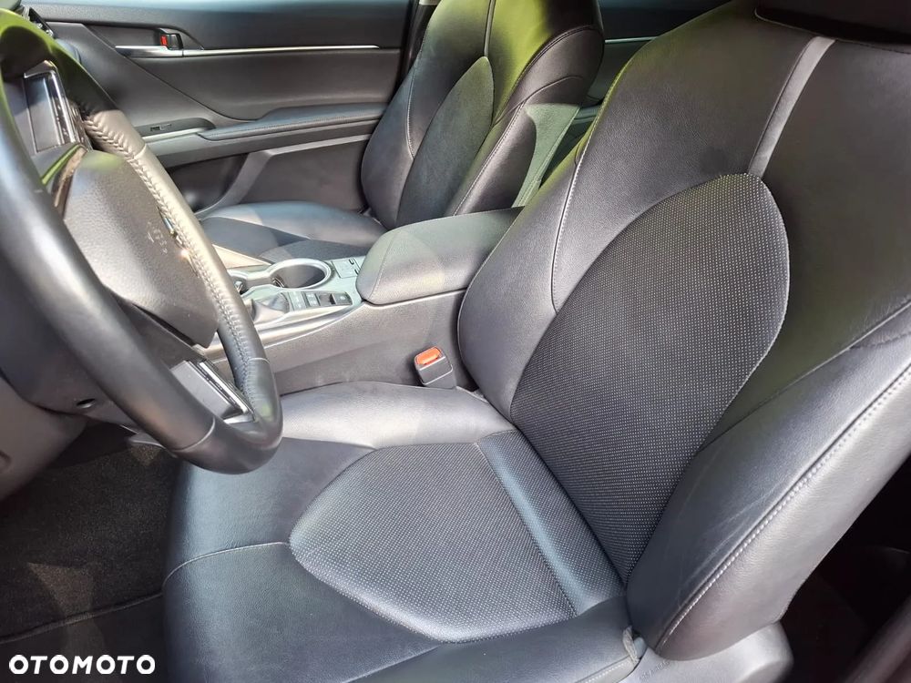 Toyota Camry 2.5 Hybrid Executive CVT - 15