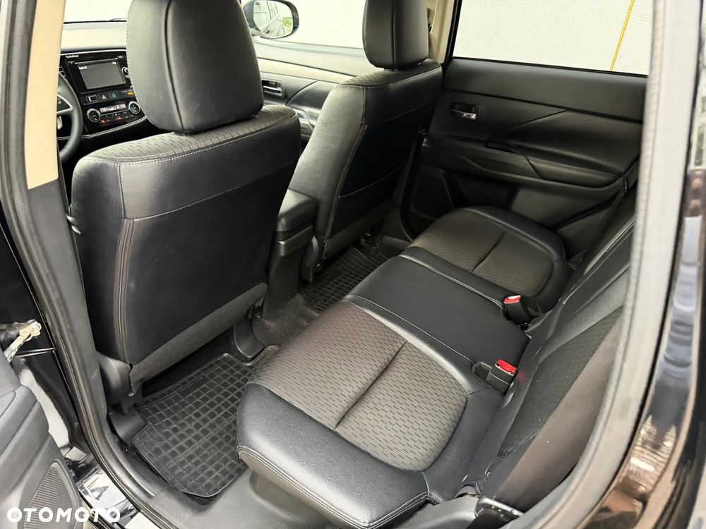 Mitsubishi Outlander 2.0 Intense + 4WD CVT - 11