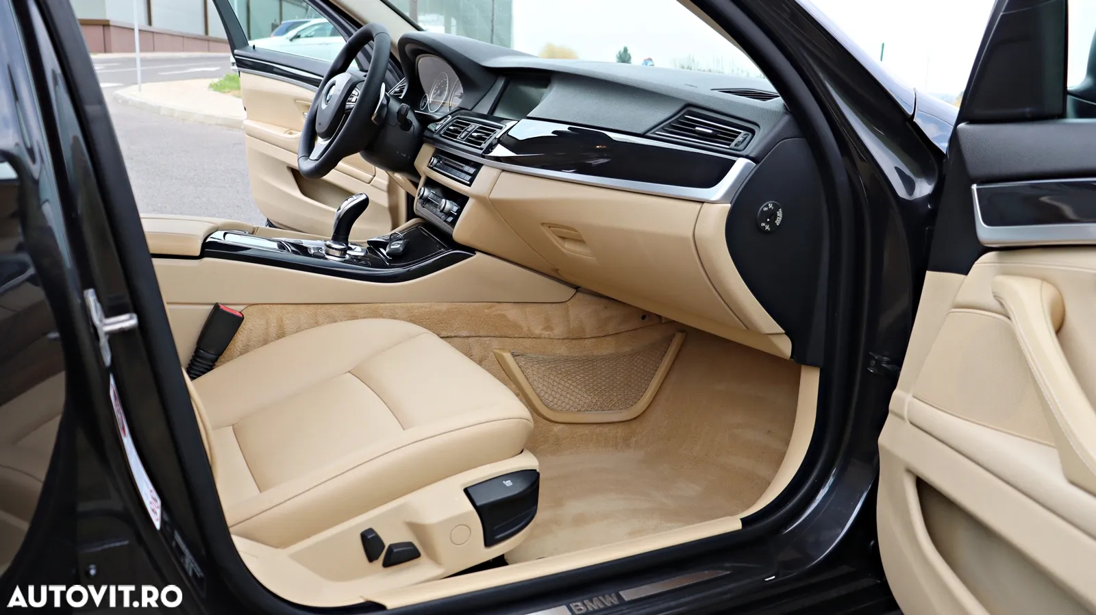 BMW Seria 5 525d Touring Sport-Aut. - 15