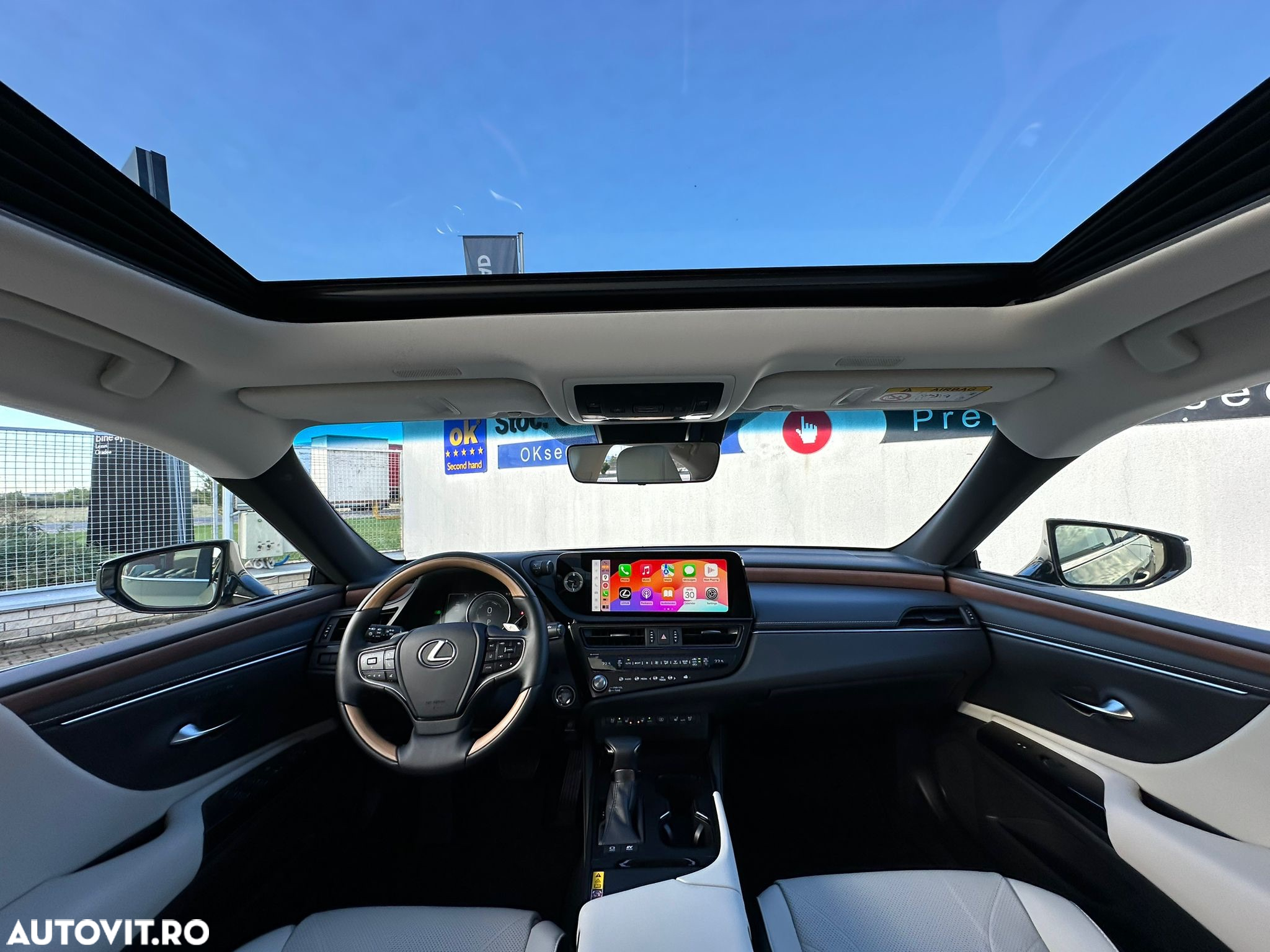 Lexus Seria ES 300h 2.5 TNGA HV 25H- 4X2 CVT Executive - 18