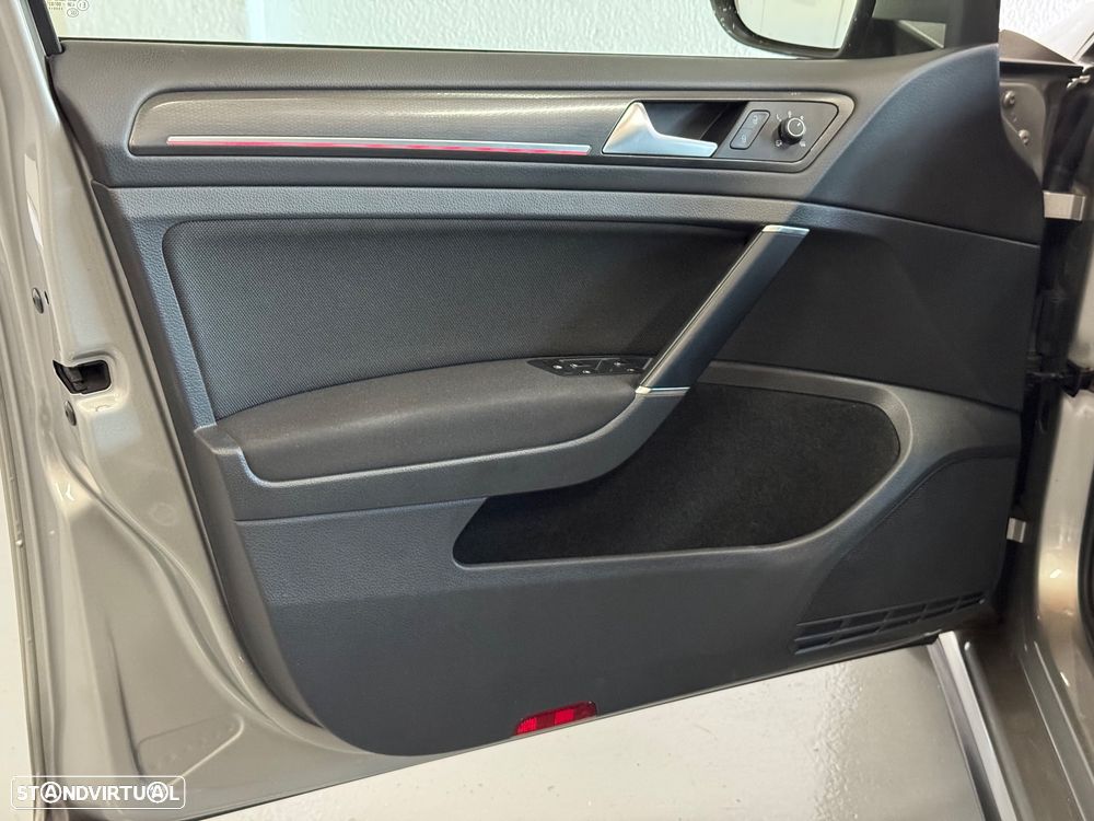 VW Golf 2.0 TSI GTI DSG Performance - 14