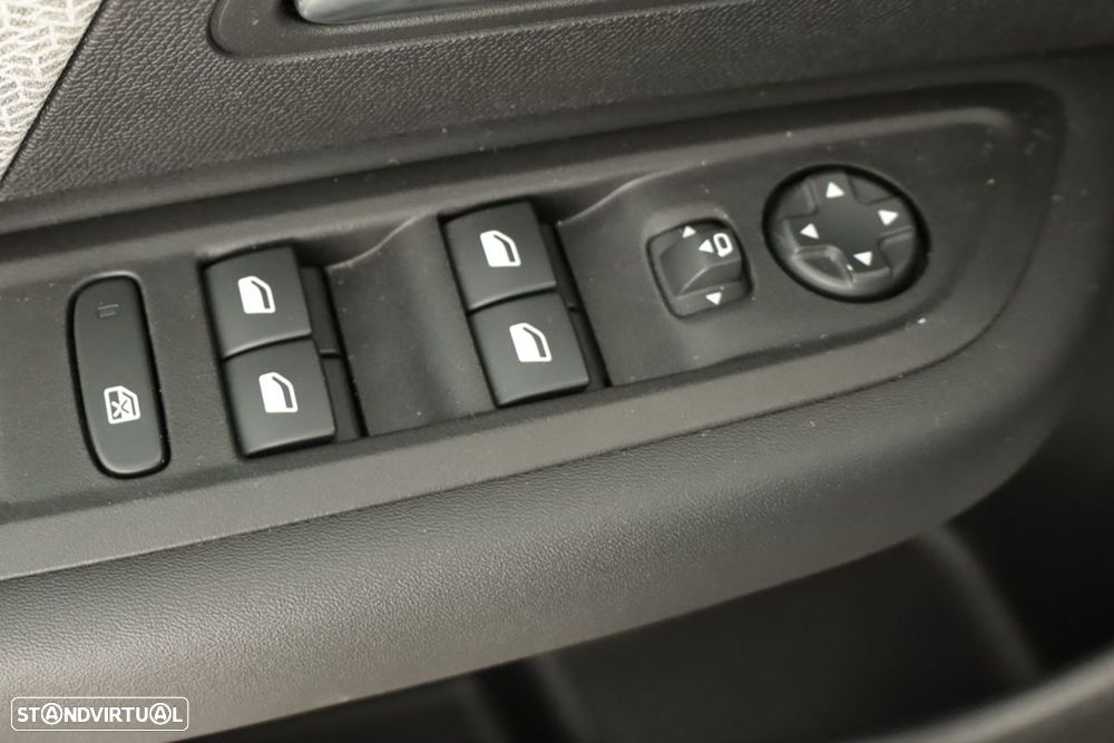 Citroën C4 1.2 PureTech Plus EAT8 - 19