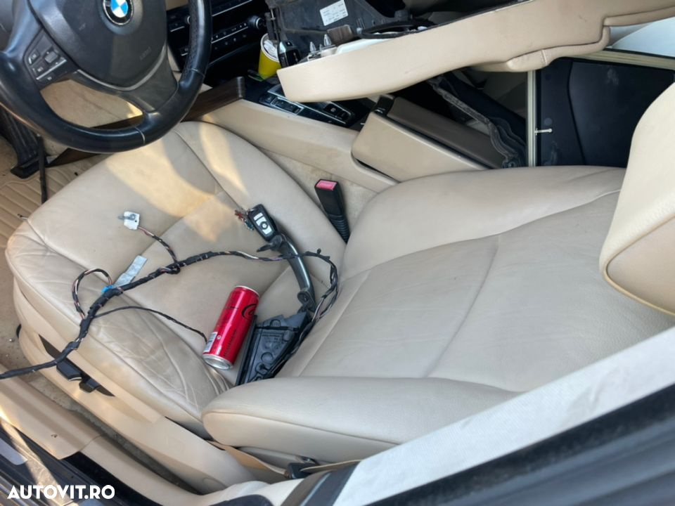 Dezmembrez dezmembrări piese bmw F07 GT seria 5 GT 530D 245 Hp 2011 trapa panoramica volan pe stanga planșa flansa bord etc perne grup cutie automată 8 HP 70 - 13
