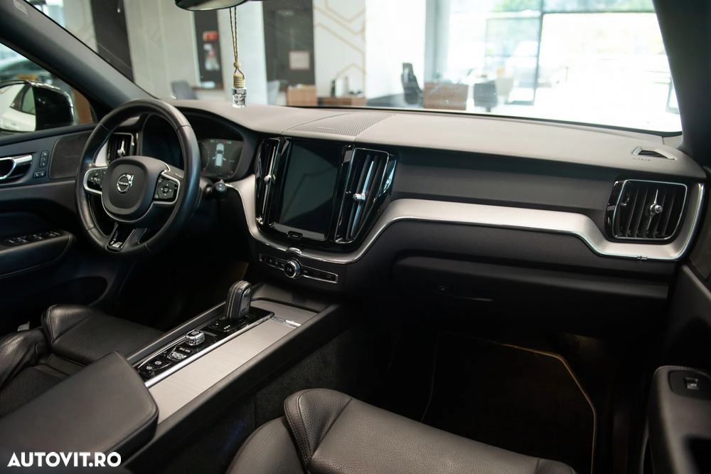 Volvo XC 60 Recharge T8 Twin Engine eAWD R-Design - 29