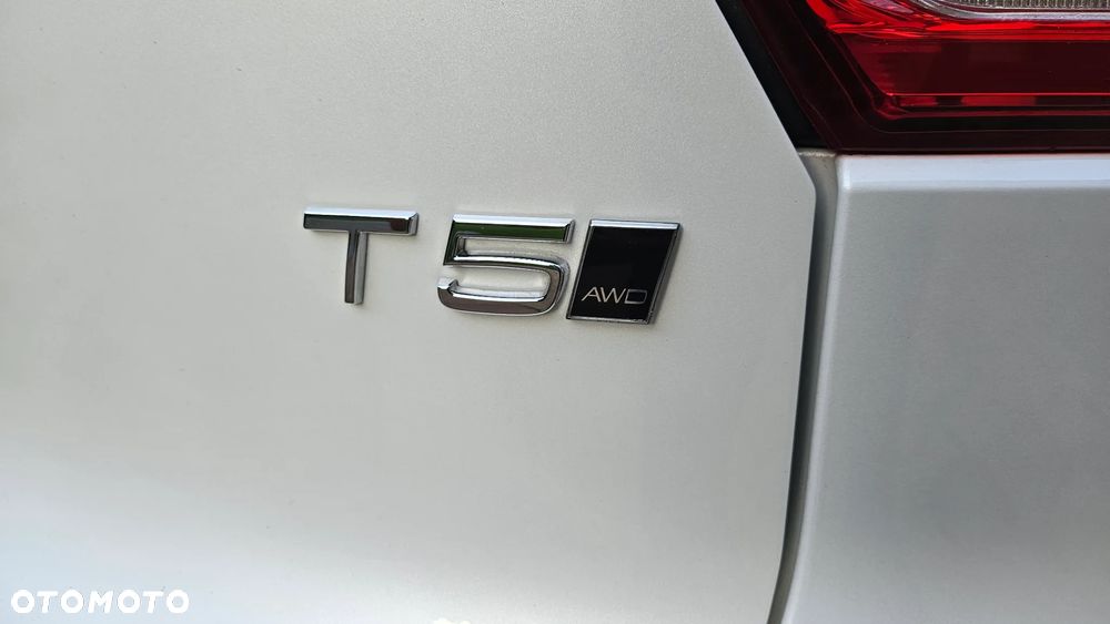Volvo XC 40 T5 AWD R-Design - 37