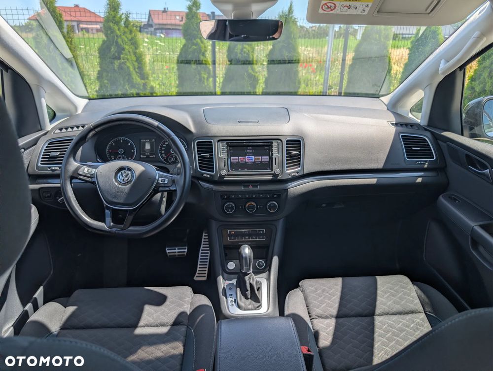 Volkswagen Sharan 2.0 TDI DSG 4MOTION IQ.DRIVE - 19