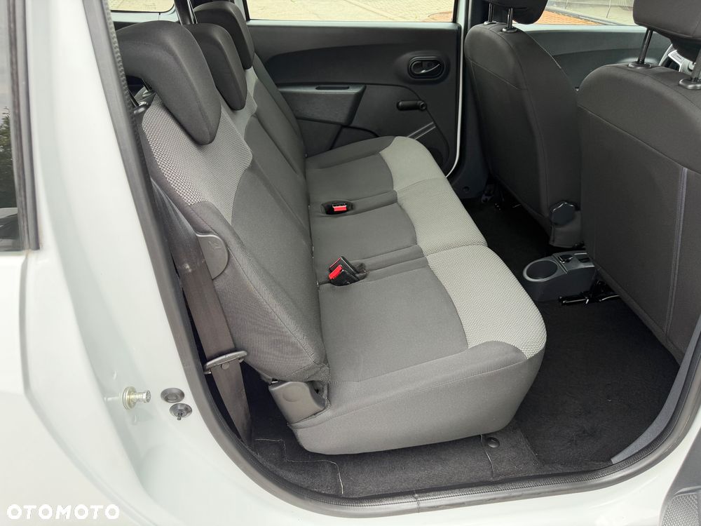 Dacia Lodgy 1.3 TCe Laureate S&S - 23