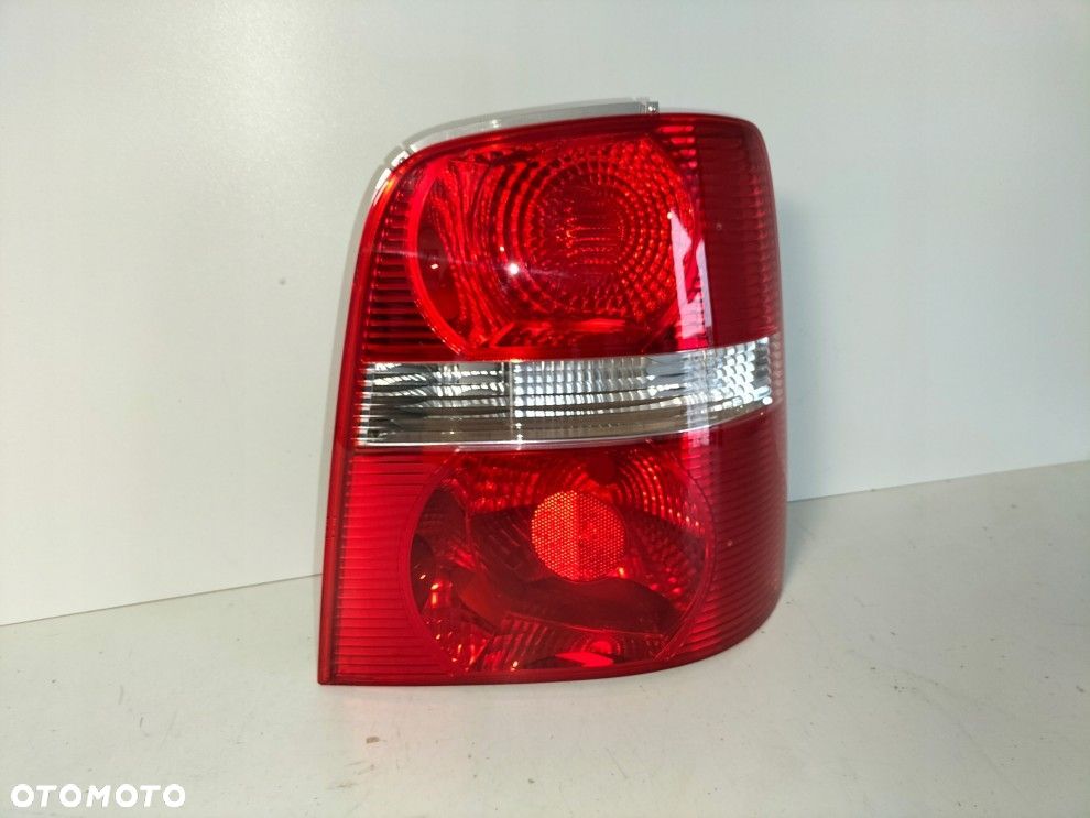 VW TOURAN I 03+ PRAWA TYLNA LAMPA ORYGINAŁ - 2