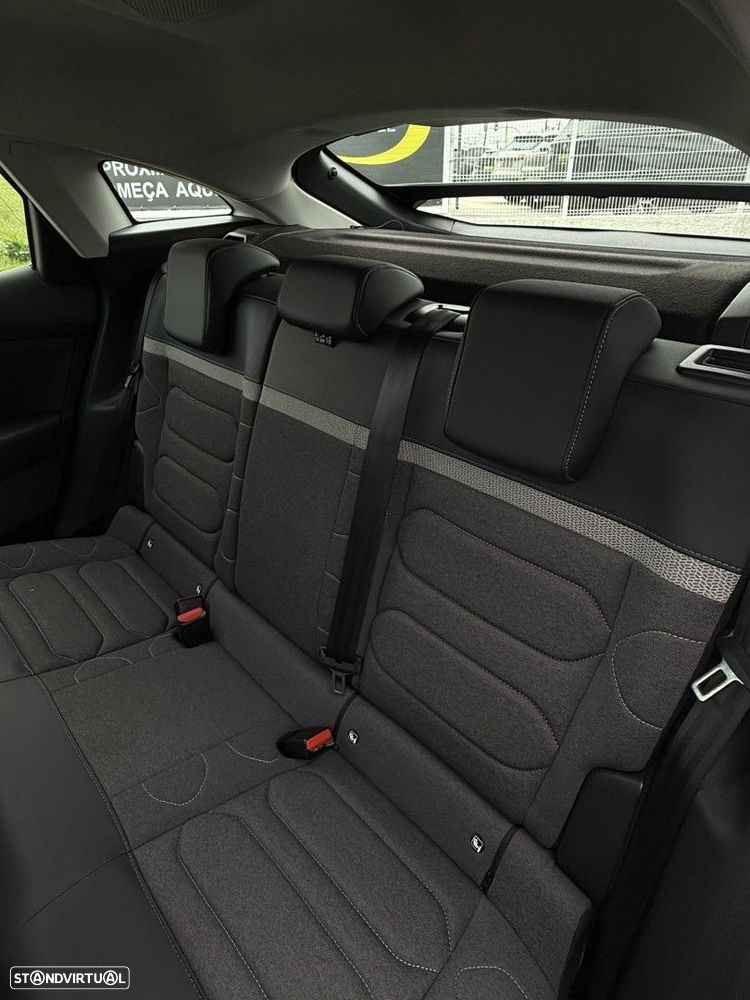 Citroën C4 1.2 PureTech Shine EAT6 - 10