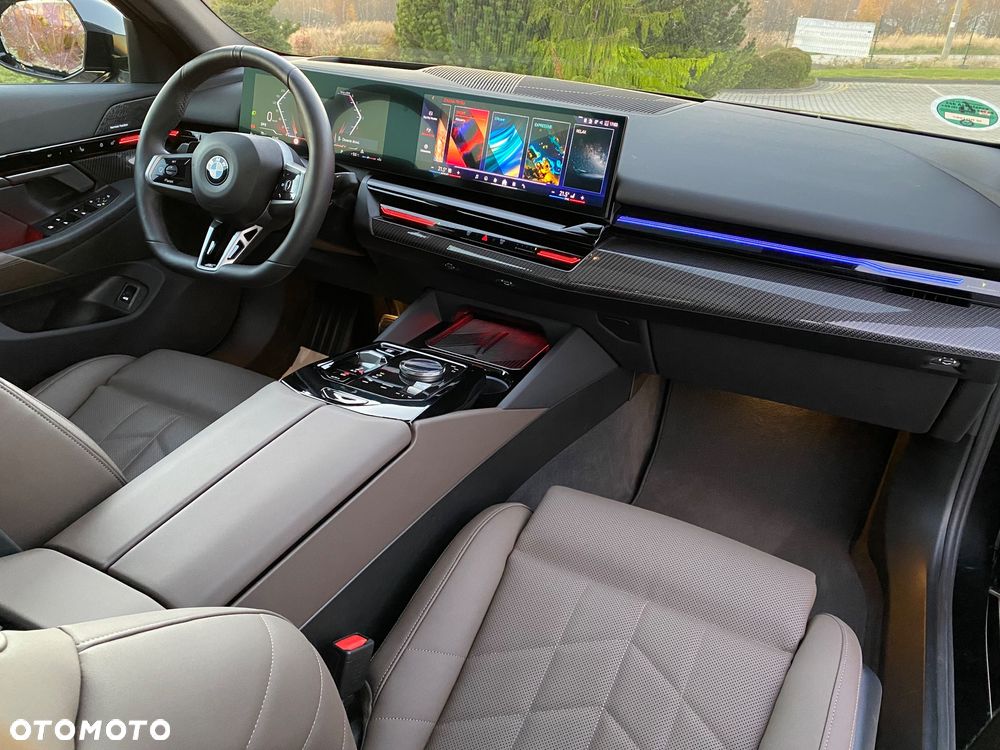 BMW Seria 5 520d xDrive - 23