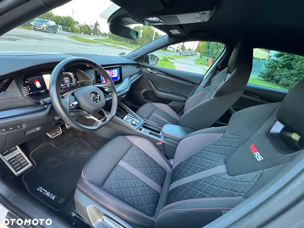 Skoda Octavia 2.0 TDI DSG RS - 39