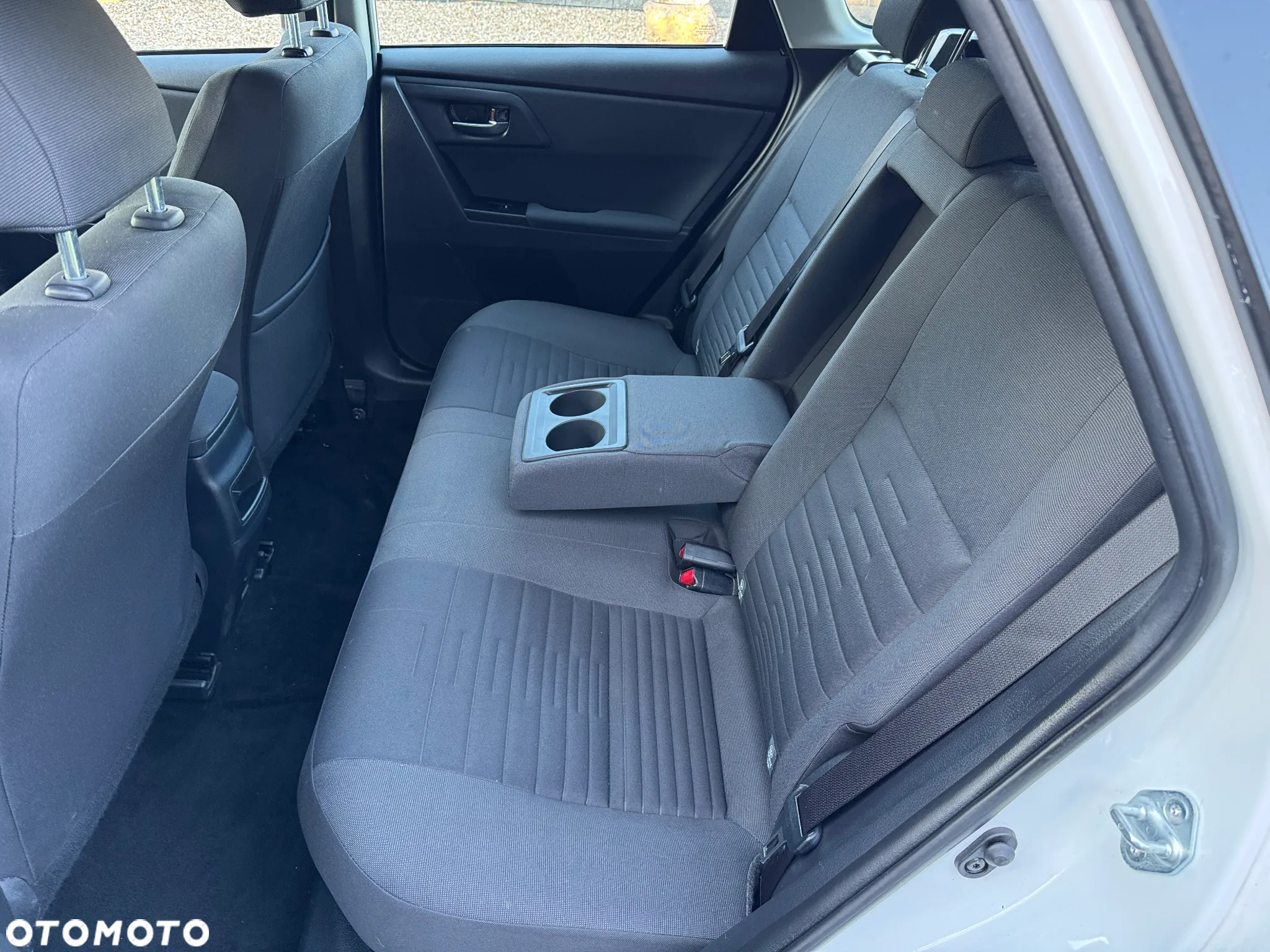 Toyota Auris 1.8 VVT-i Hybrid Automatik Comfort - 24