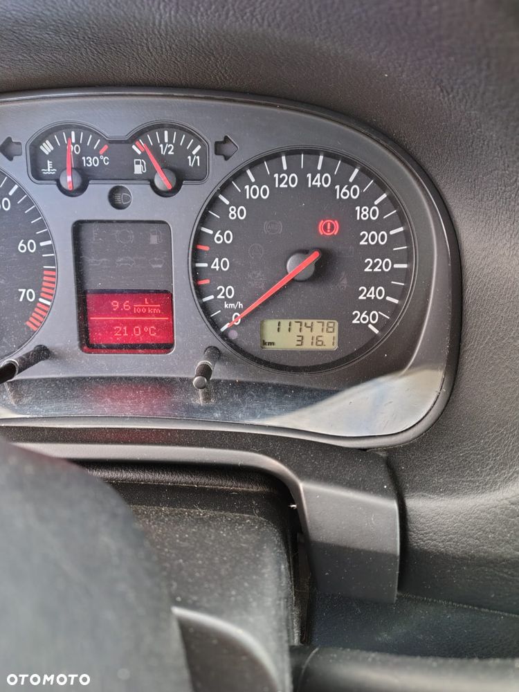 Volkswagen Golf 1.6 - 9