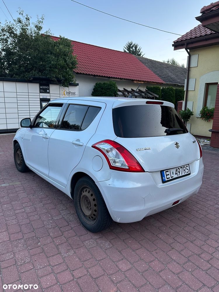 Suzuki Swift - 4
