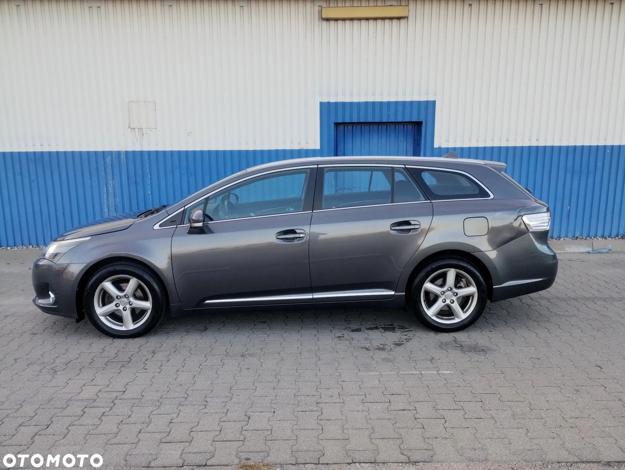 Toyota Avensis 1.8 Premium - 15