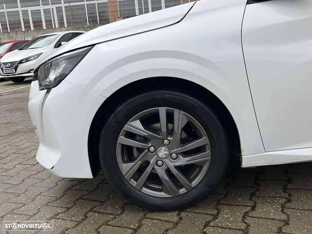 Peugeot 208 - 17