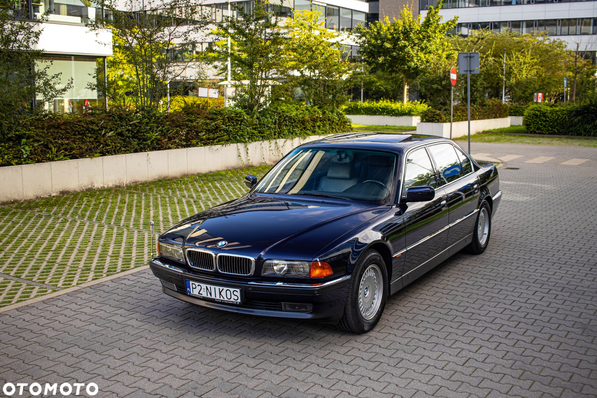 BMW Seria 7 750iL - 2