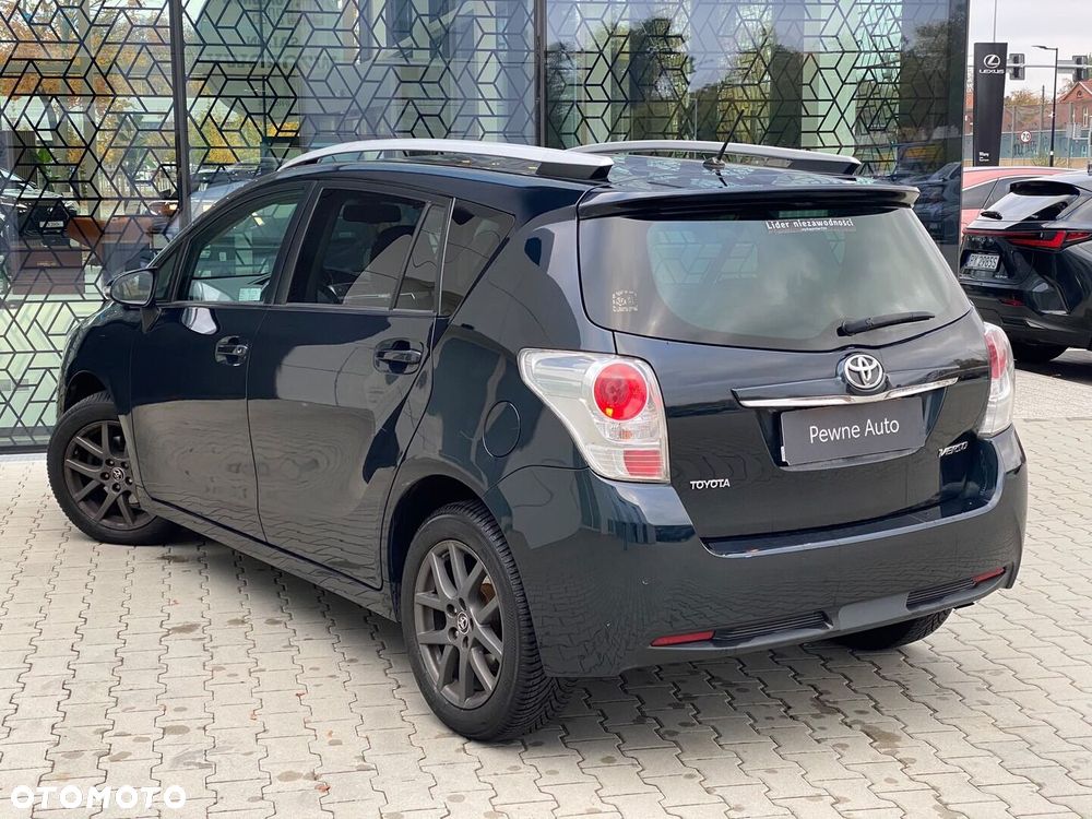 Toyota Verso 1.8 Premium 7os - 12