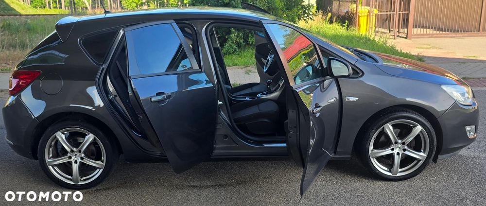 Opel Astra 1.6 Edition 111 Jahre - 11