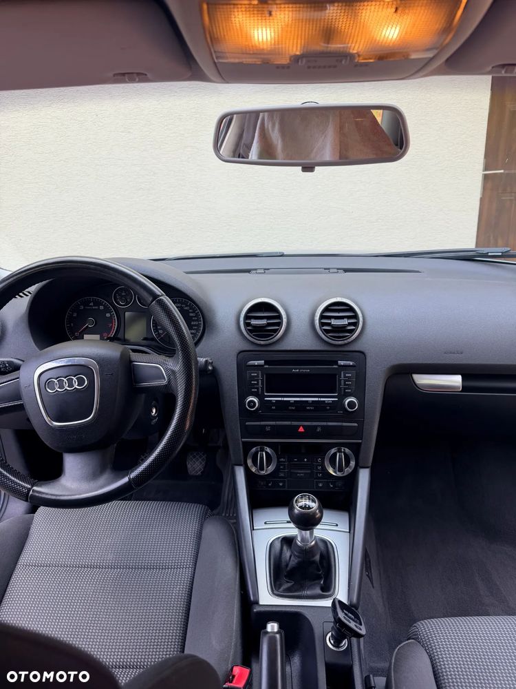 Audi A3 Sportback 1.8 TFSI Ambiente - 11