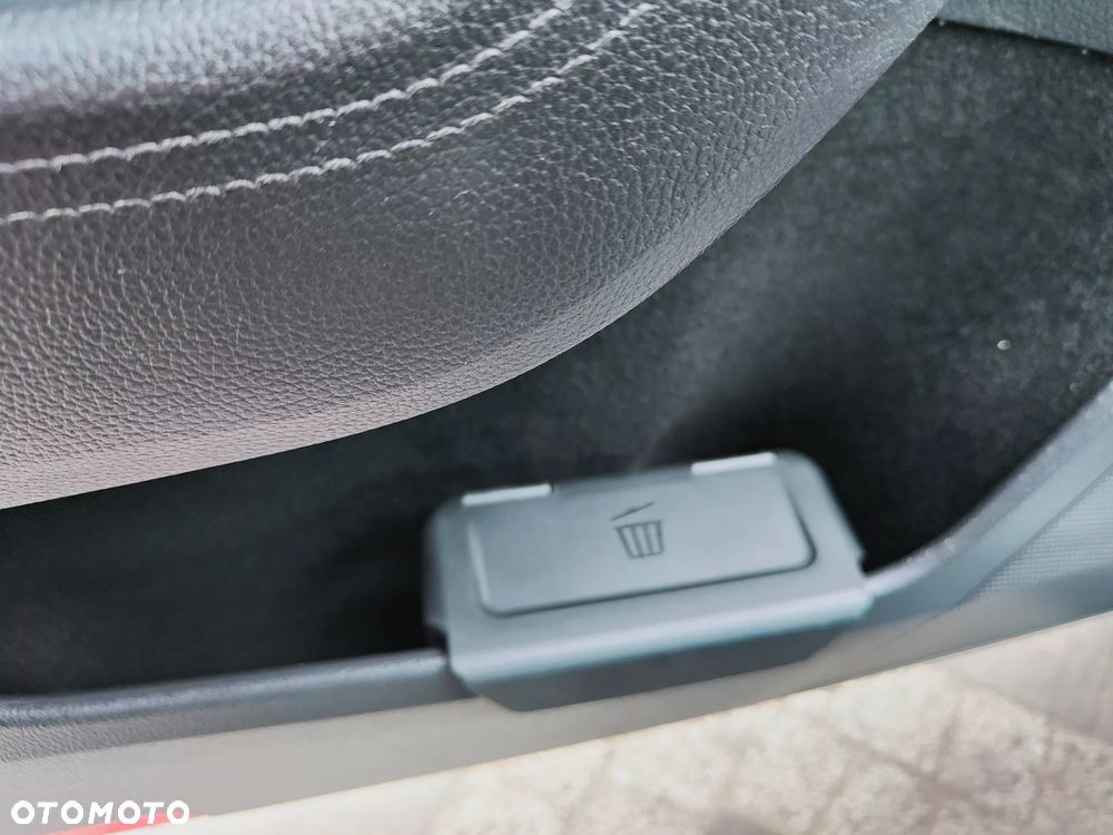 Skoda Superb 2.0 TDI DSG Premium Edition - 27