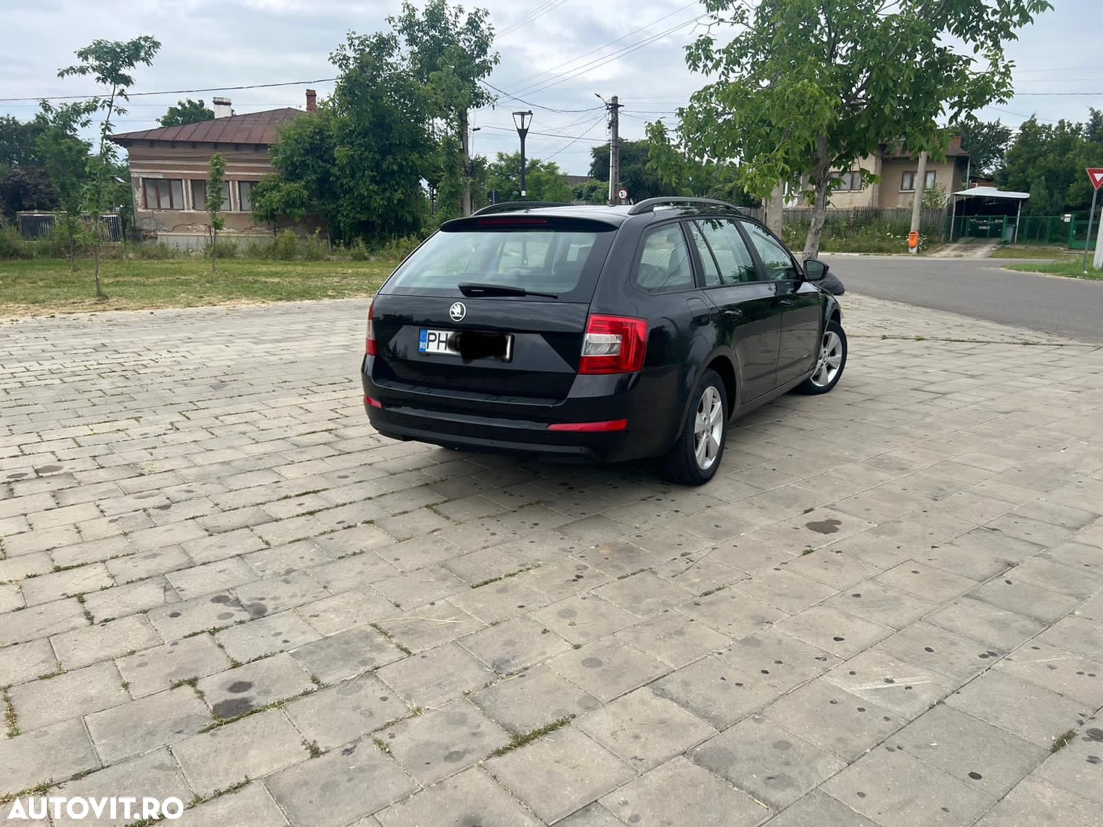Skoda Octavia Combi 2.0 TDI Ambition - 1