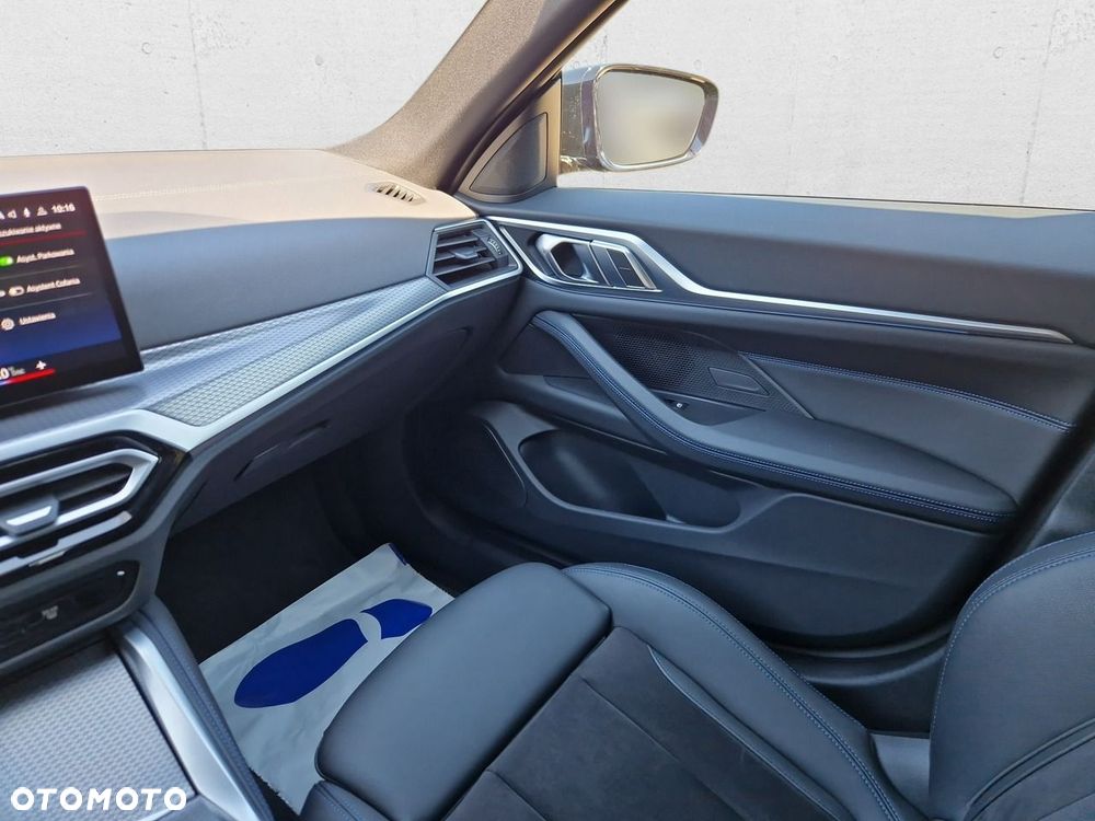 BMW i4 - 15