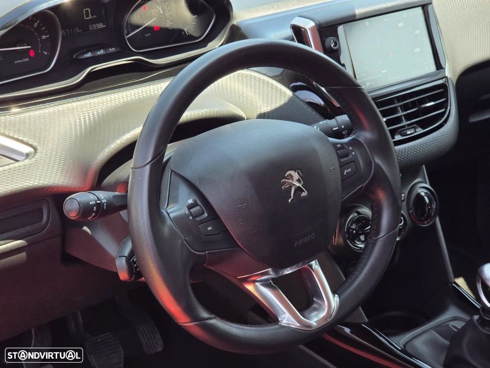 Peugeot 2008 1.2 PureTech Signature - 12