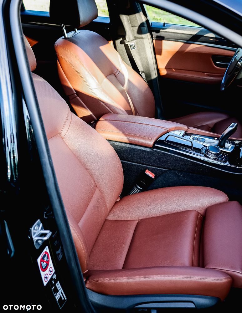 BMW Seria 5 530d xDrive - 28