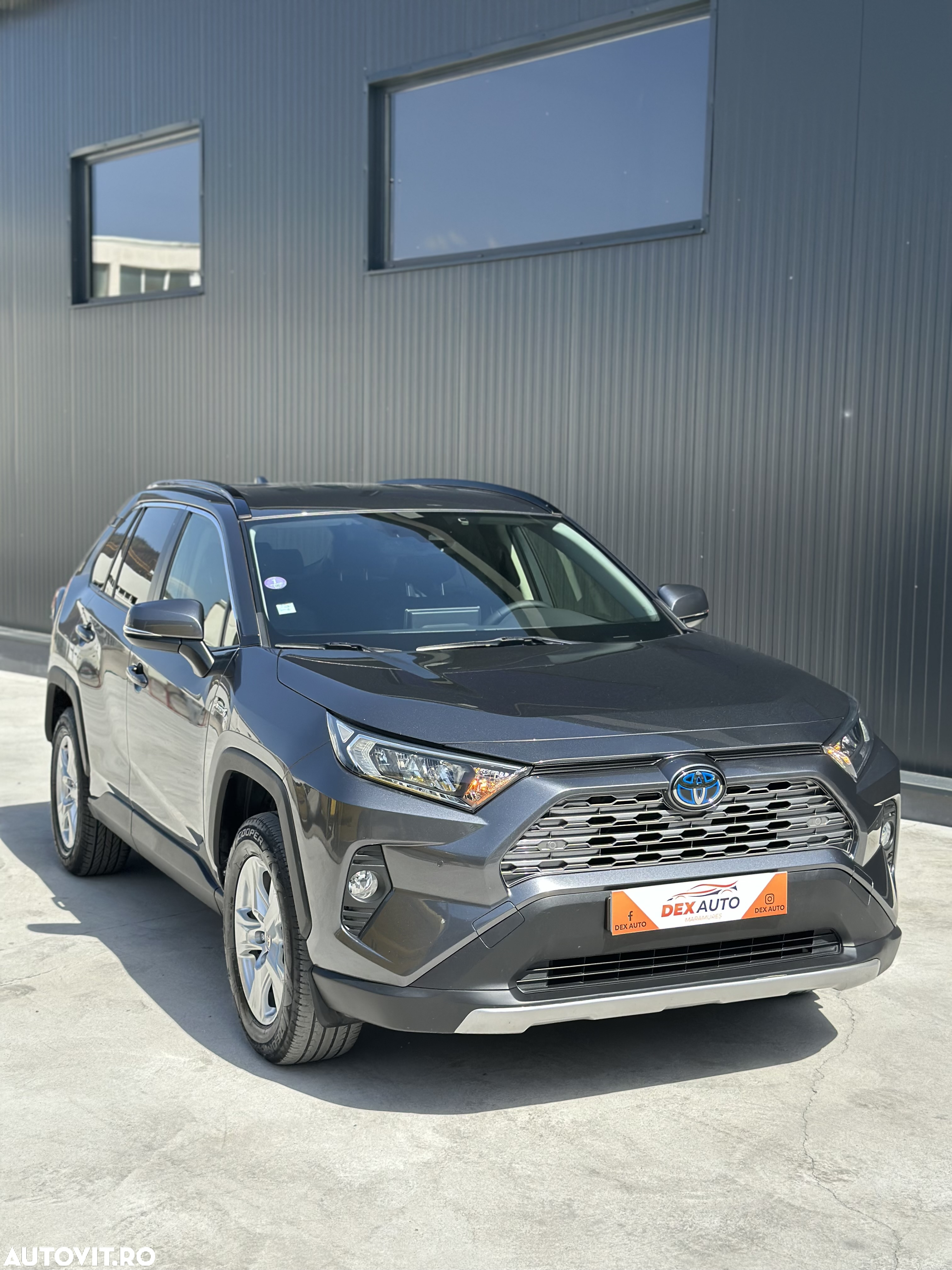 Toyota RAV4 - 8