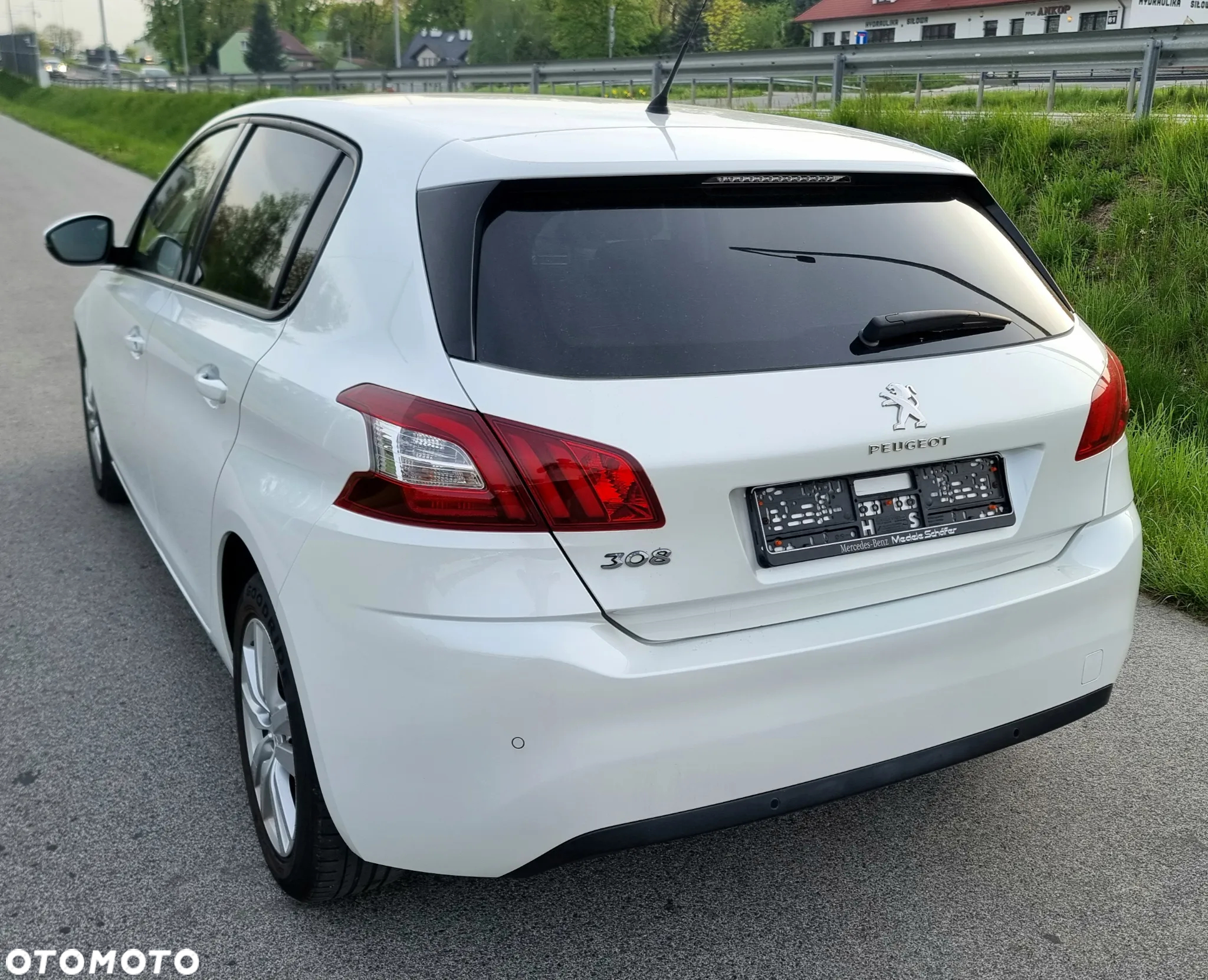 Peugeot 308 1.6 BlueHDi Allure S&S - 9