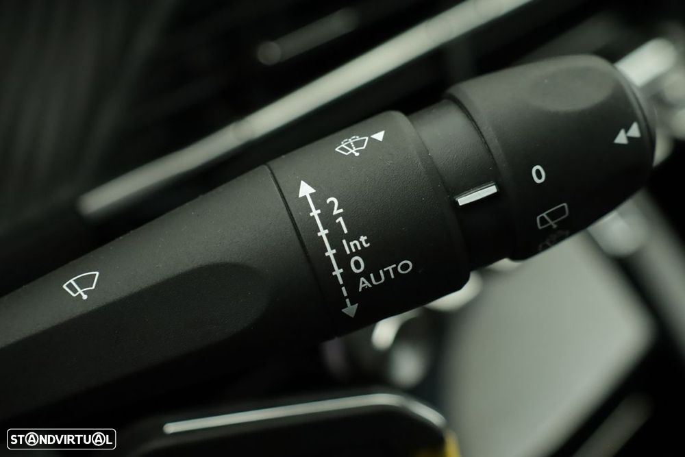 Peugeot 2008 1.2 PureTech Allure - 19