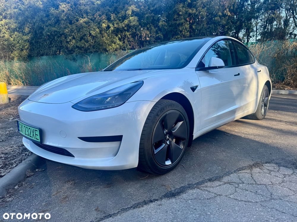 Tesla Model 3 - 3