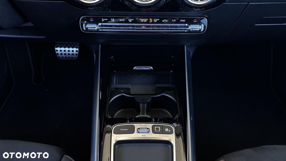 Mercedes-Benz GLA - 19