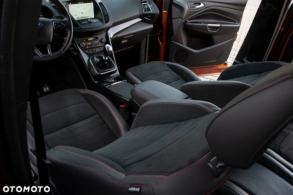 Ford Kuga 1.5 EcoBoost 2x4 ST-Line - 21