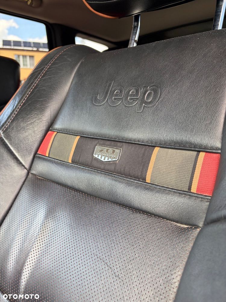 Jeep Grand Cherokee - 16