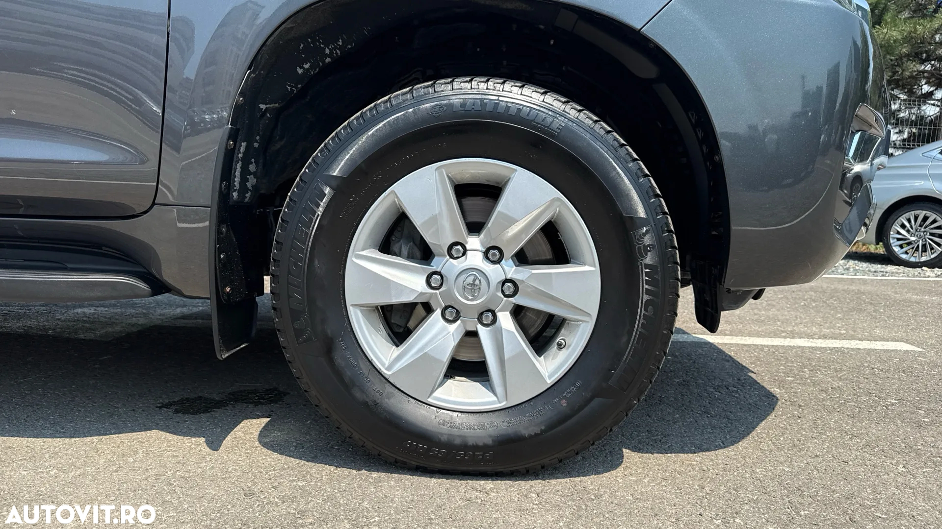 Toyota Land Cruiser - 13