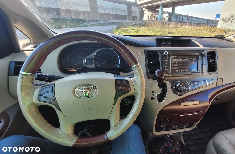 Toyota Sienna 3.5 V6 Limited AWD - 11