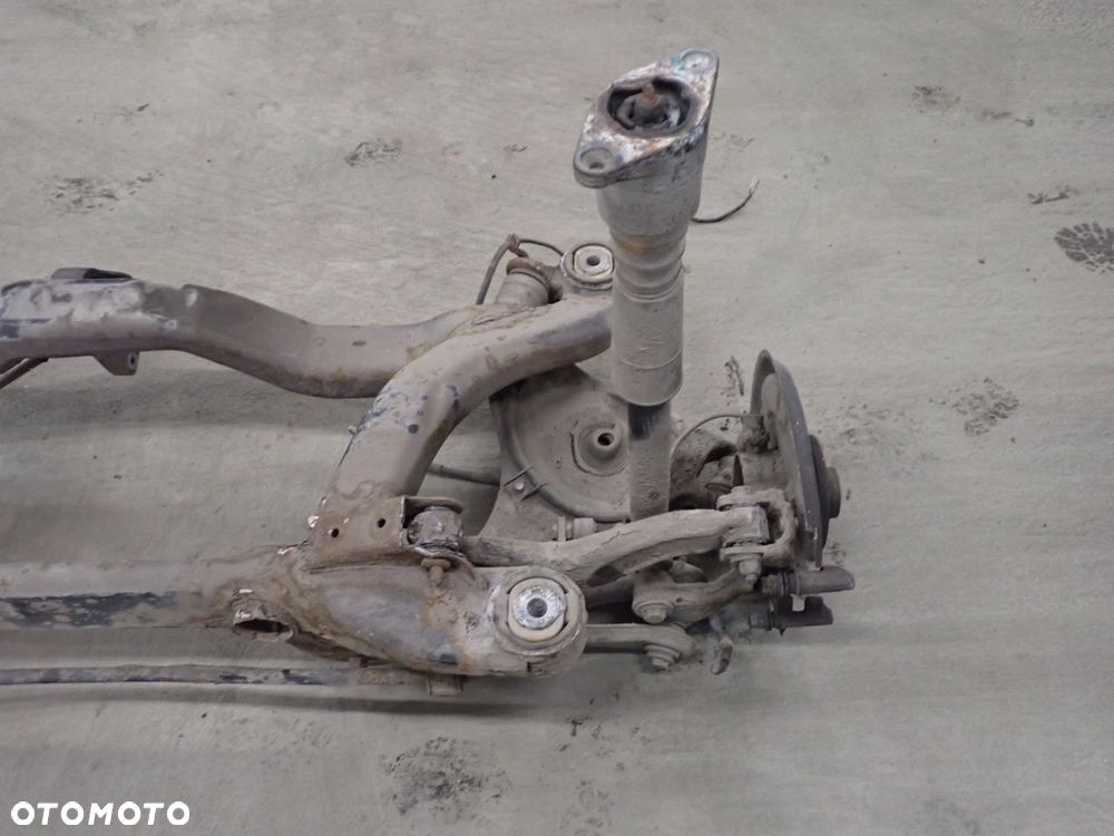 SANKI WÓZEK KOŁYSKA TYŁ AUDI A4 B6 - 5
