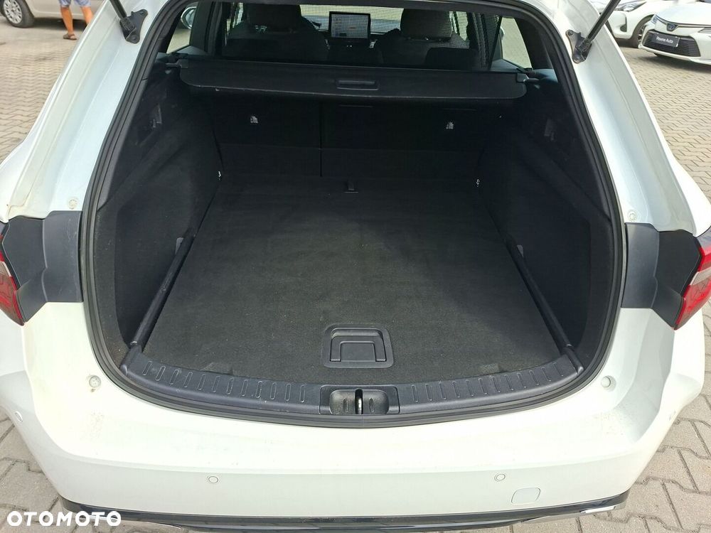Toyota Corolla 1.8 Hybrid Comfort - 17