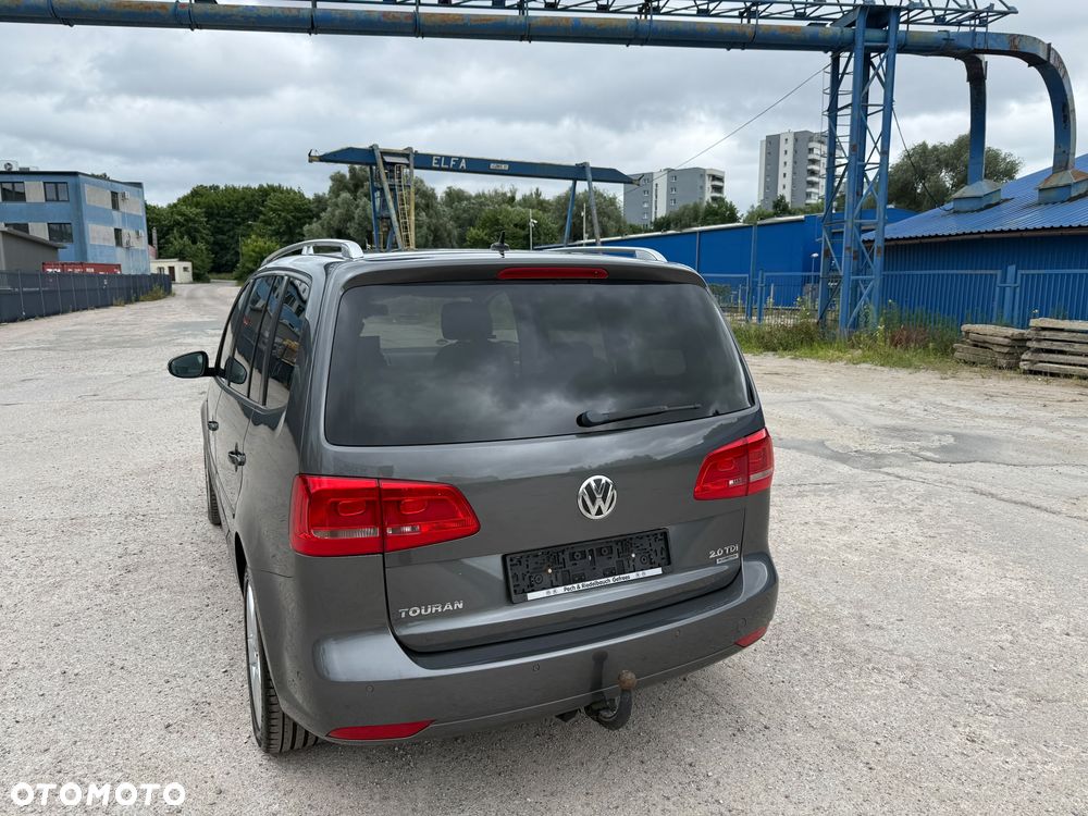 Volkswagen Touran 2.0 TDI DPF STYLE - 11