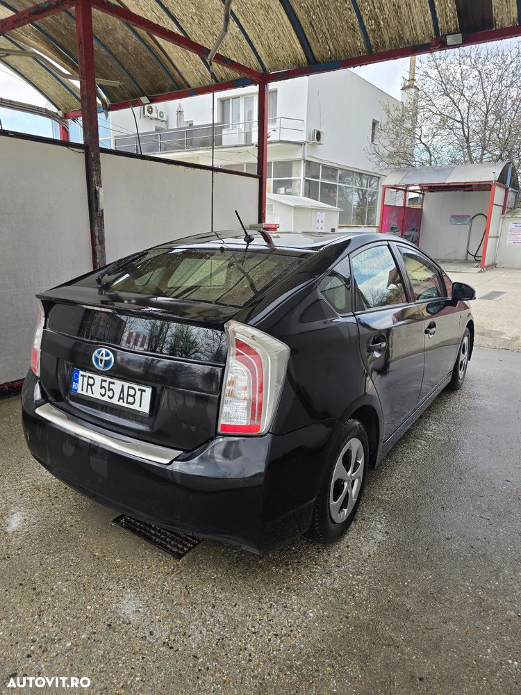 Toyota Prius (Hybrid) - 7