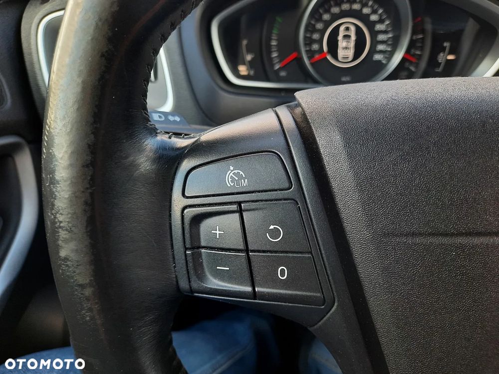 Volvo V40 D3 Momentum - 26