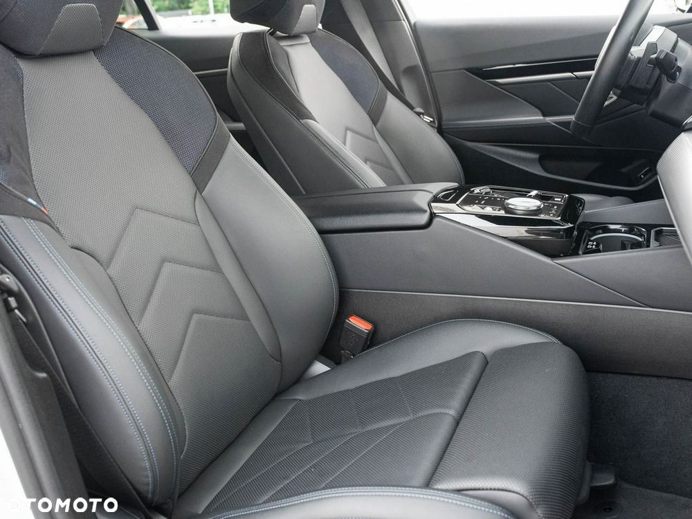 BMW Seria 5 520d mHEV M Sport - 34