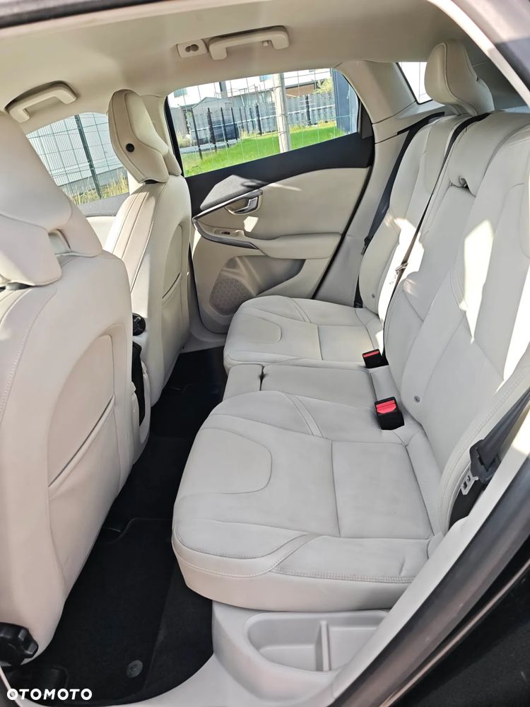 Volvo V40 D2 Momentum - 4