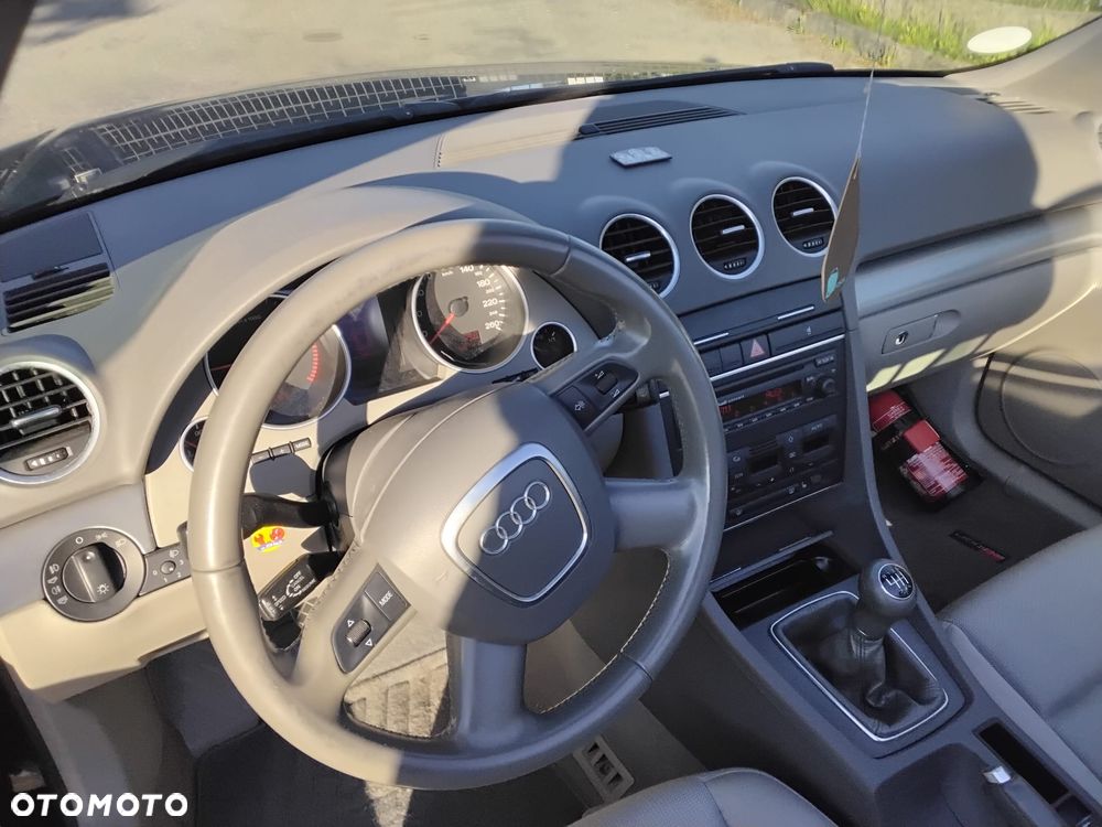 Audi A4 Cabrio 2.0 TDI DPF - 7