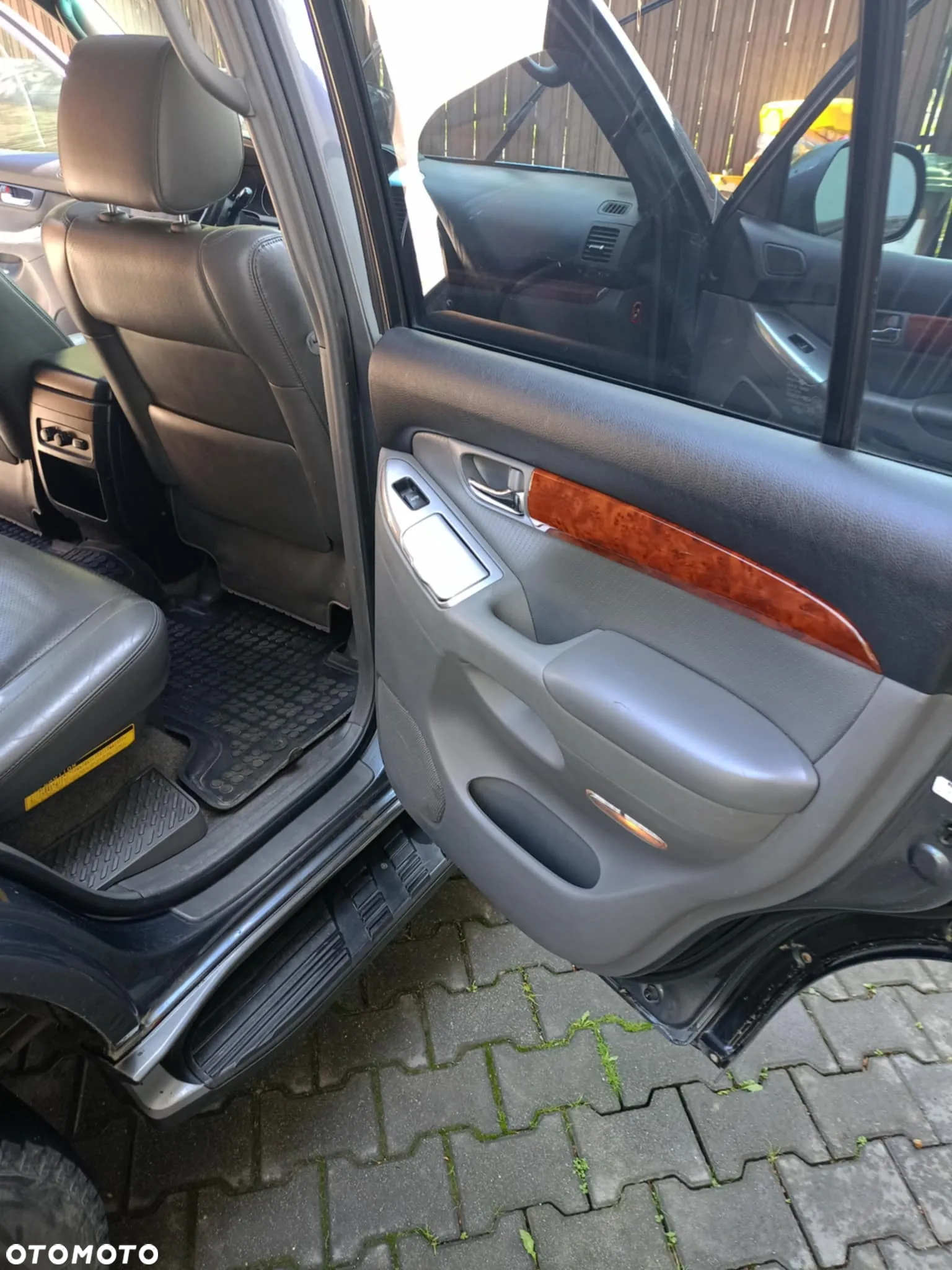 Toyota Land Cruiser - 6