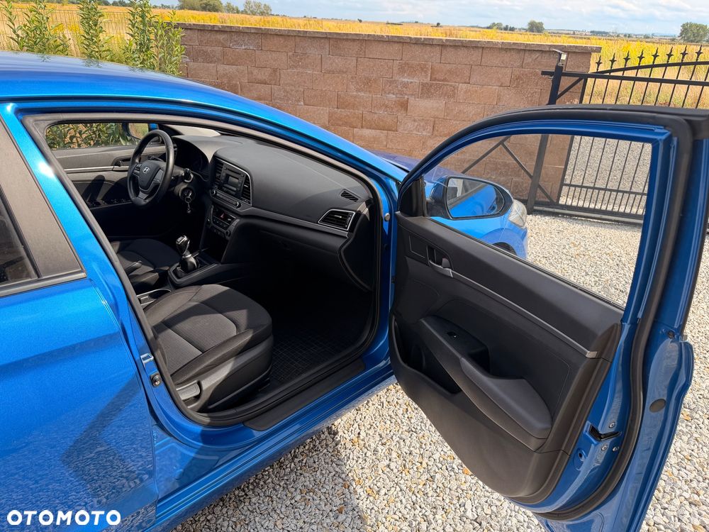 Hyundai Elantra 1.6 CRDi Comfort - 15